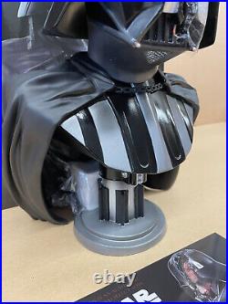 Gentle Giant Star Wars Darth Vader Damaged Helmet Legends in 3-Dimensions Bust