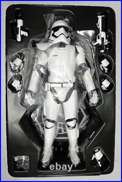 Hot Toys 1/6 Scale Star Wars TFA First Order Stormtrooper Squad Leader MMS316