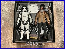 Hot Toys Star Wars Force Awakens Finn And Riot Trooper Set MMS346
